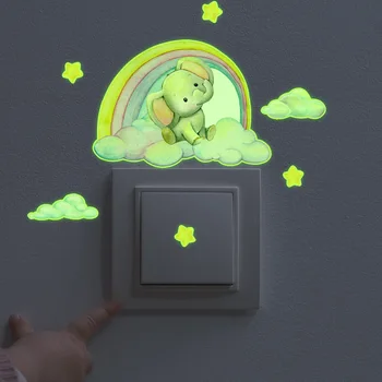 Мультяшный радужный слон Светящиеся наклейки на стене Детская комната Домашний декор Выключатель Розетка Художественная наклейка Светящаяся в темноте наклейка
