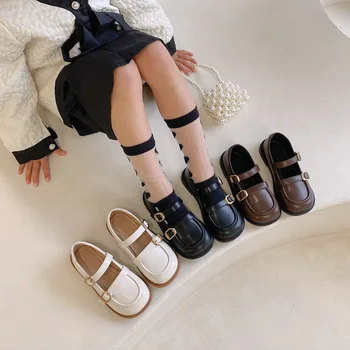 Новые одиночные туфли для девочек Британская мода Металлическая пуговица Мягкая подошва Обувь Черный бежевый Балетки для школьной вечеринки Свадебные кожаные туфли